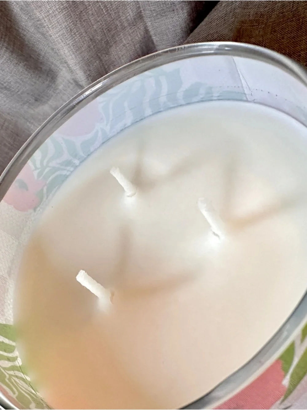 Bath & Body Works White Barn Mahogany Rose 3-Wick Candle - Picture 3 of 5